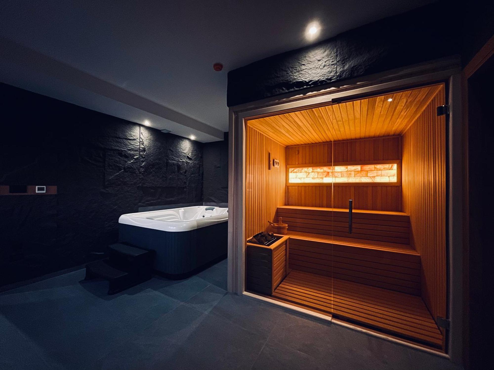 Mozaik Apartments & Spa - Modern 4-Star Apartments With Exclusive Private Spa Wellness In The City Center - Sauna, Jacuzzi, Turkish Bath - Free Parking, Wi-Fi - Rooms & Apartments ชูปริยา ภายนอก รูปภาพ