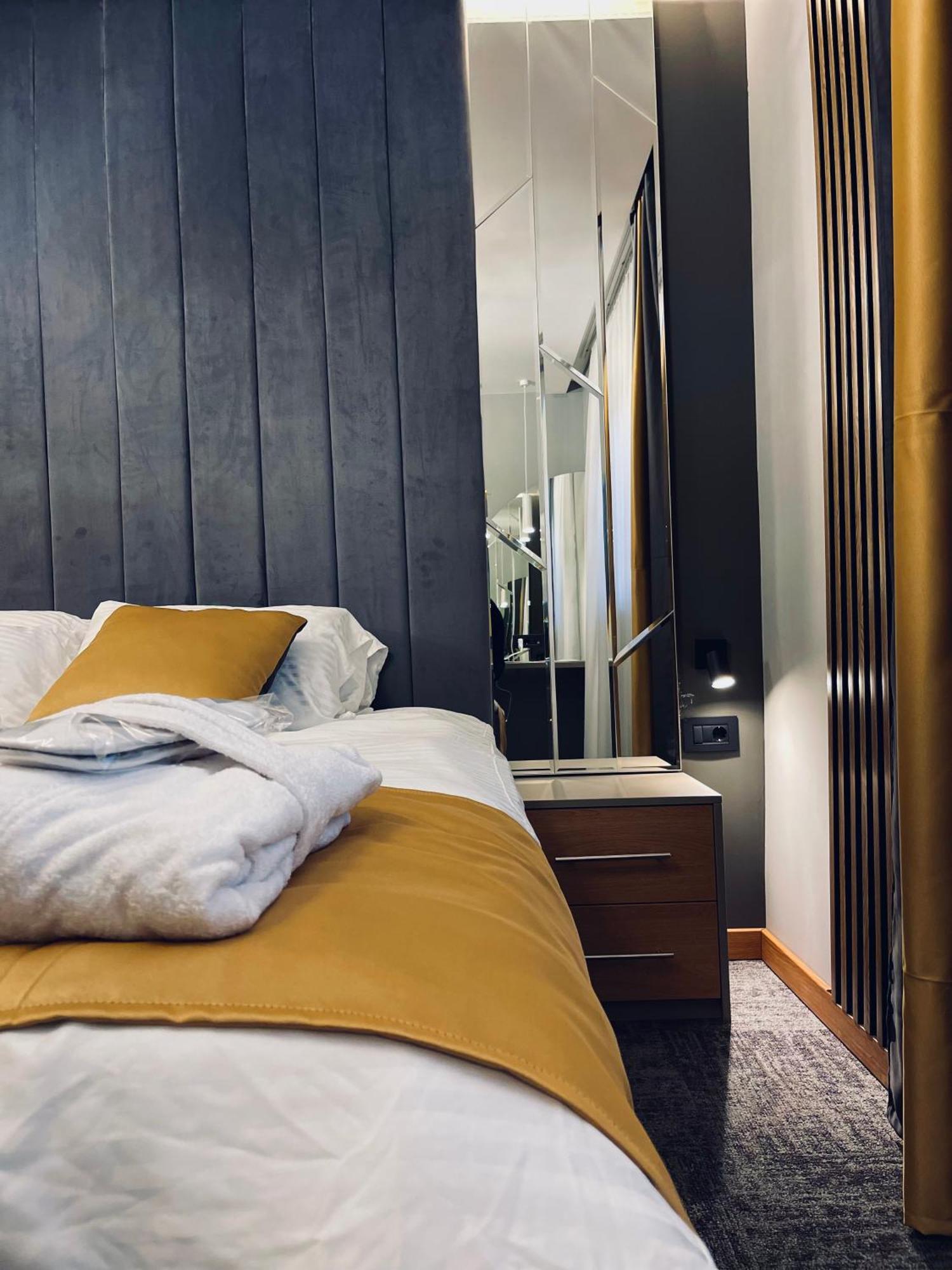 Mozaik Apartments & Spa - Modern 4-Star Apartments With Exclusive Private Spa Wellness In The City Center - Sauna, Jacuzzi, Turkish Bath - Free Parking, Wi-Fi - Rooms & Apartments ชูปริยา ภายนอก รูปภาพ
