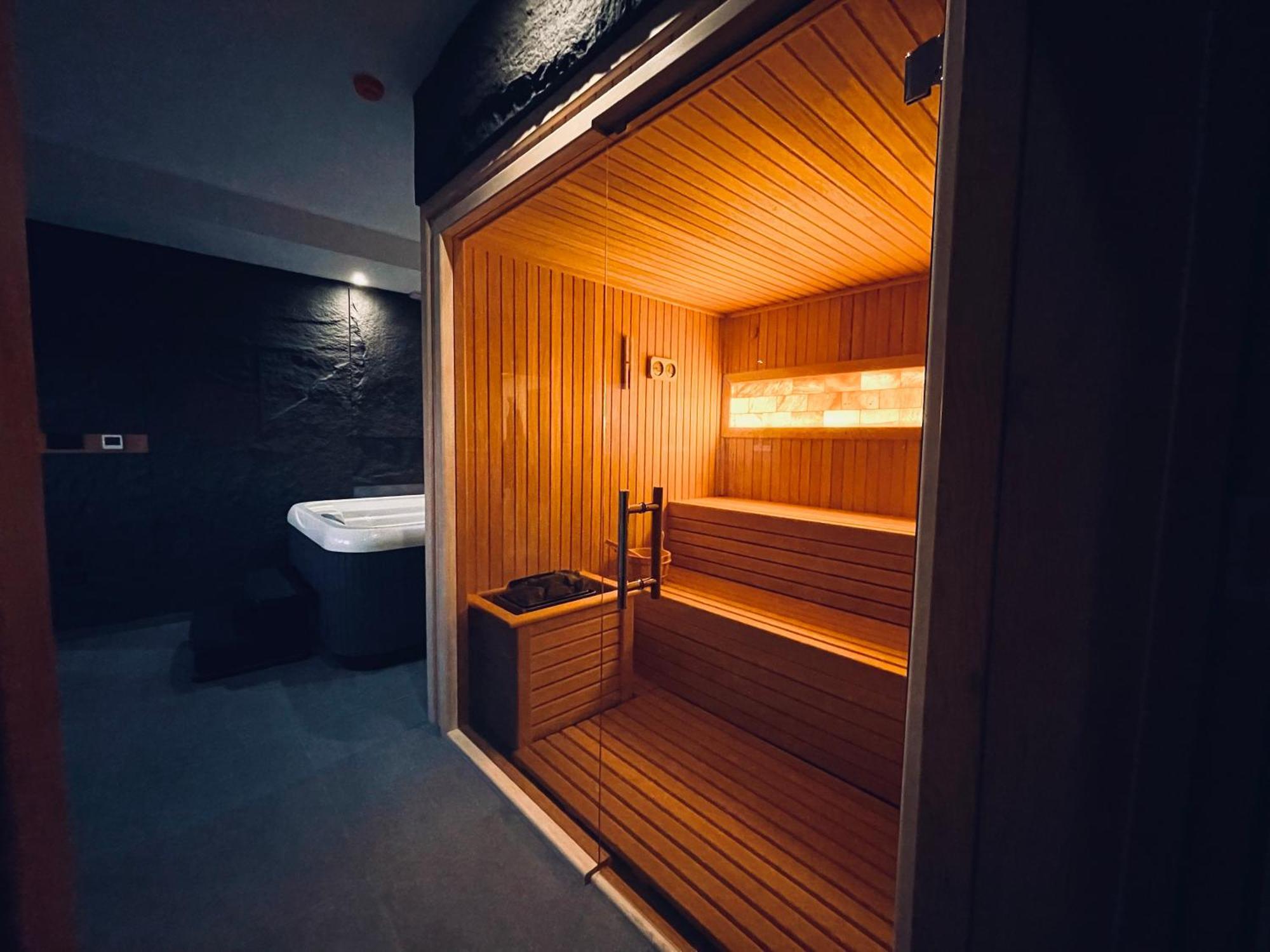 Mozaik Apartments & Spa - Modern 4-Star Apartments With Exclusive Private Spa Wellness In The City Center - Sauna, Jacuzzi, Turkish Bath - Free Parking, Wi-Fi - Rooms & Apartments ชูปริยา ภายนอก รูปภาพ
