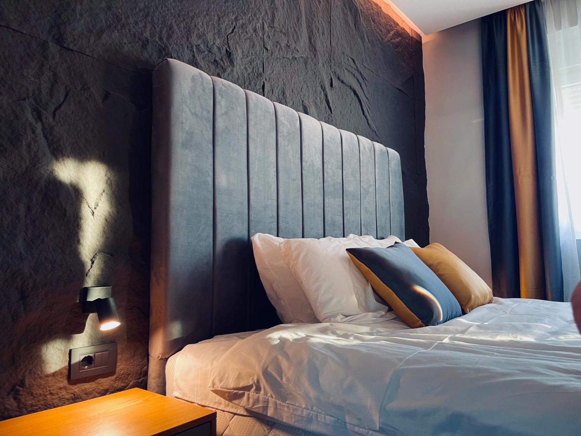 Mozaik Apartments & Spa - Modern 4-Star Apartments With Exclusive Private Spa Wellness In The City Center - Sauna, Jacuzzi, Turkish Bath - Free Parking, Wi-Fi - Rooms & Apartments ชูปริยา ภายนอก รูปภาพ