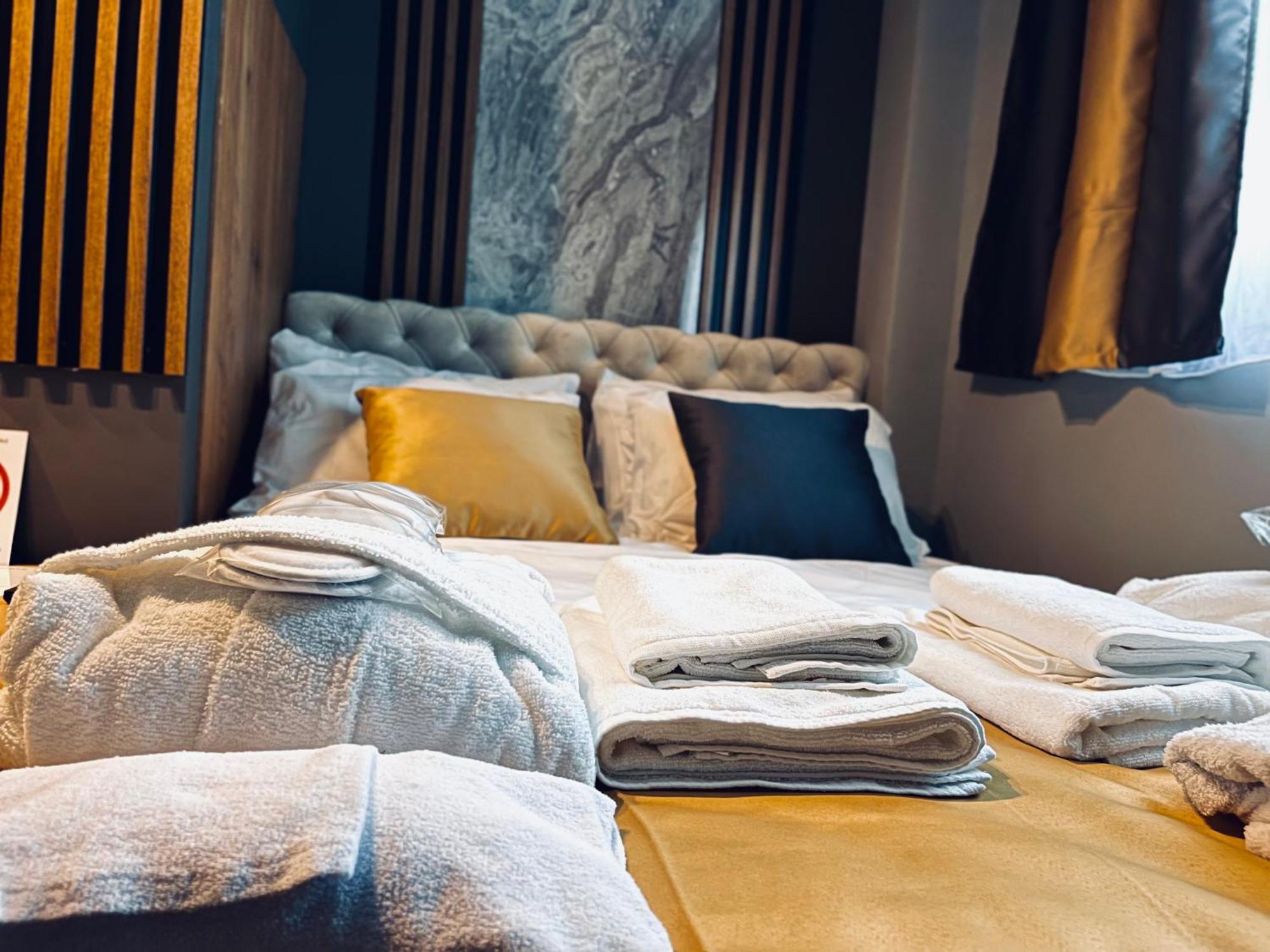Mozaik Apartments & Spa - Modern 4-Star Apartments With Exclusive Private Spa Wellness In The City Center - Sauna, Jacuzzi, Turkish Bath - Free Parking, Wi-Fi - Rooms & Apartments ชูปริยา ภายนอก รูปภาพ