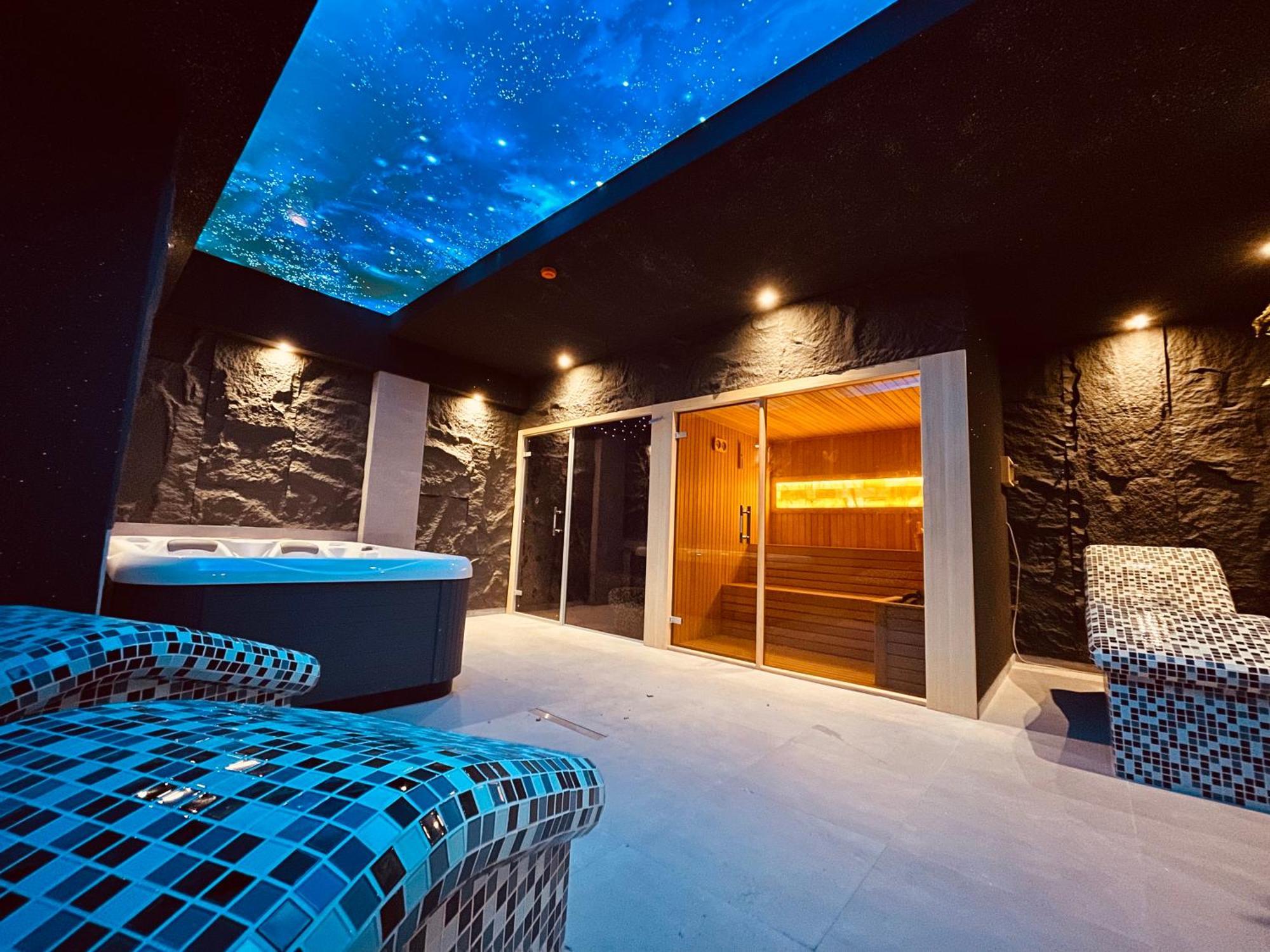 Mozaik Apartments & Spa - Modern 4-Star Apartments With Exclusive Private Spa Wellness In The City Center - Sauna, Jacuzzi, Turkish Bath - Free Parking, Wi-Fi - Rooms & Apartments ชูปริยา ภายนอก รูปภาพ