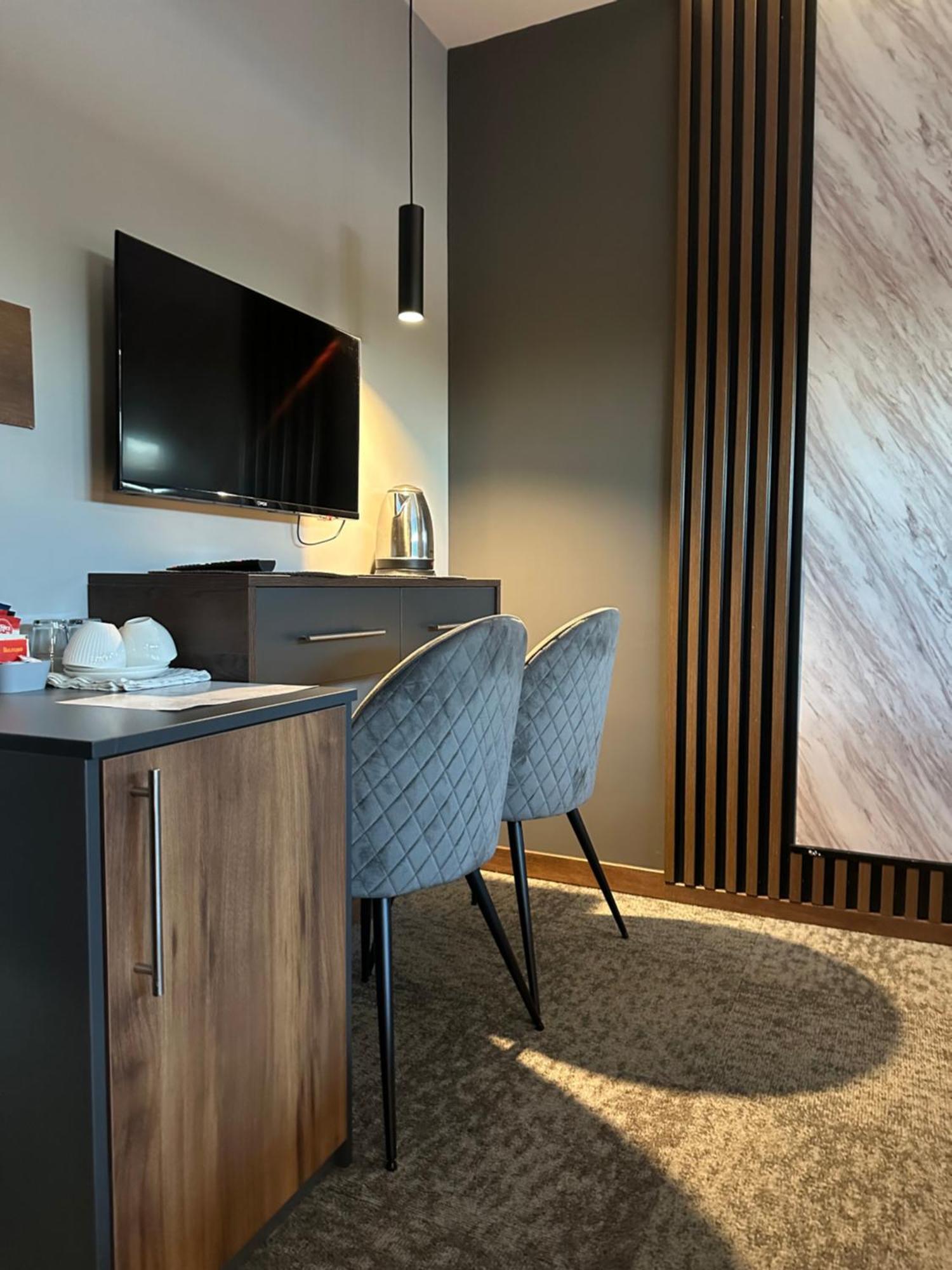 Mozaik Apartments & Spa - Modern 4-Star Apartments With Exclusive Private Spa Wellness In The City Center - Sauna, Jacuzzi, Turkish Bath - Free Parking, Wi-Fi - Rooms & Apartments ชูปริยา ภายนอก รูปภาพ