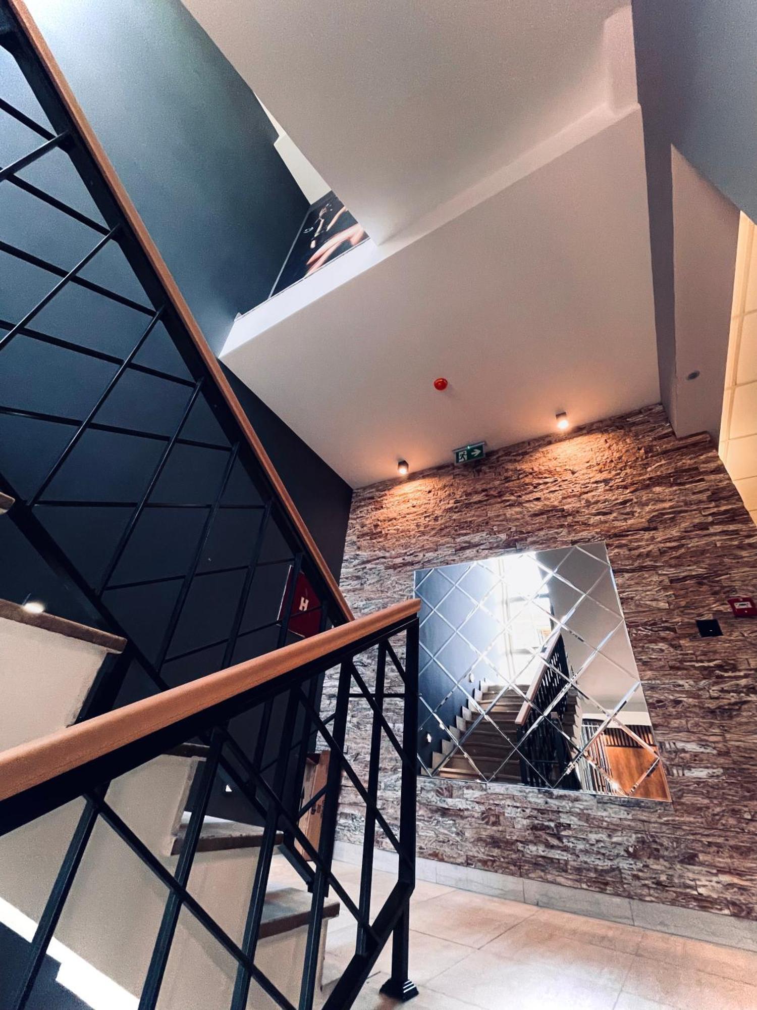 Mozaik Apartments & Spa - Modern 4-Star Apartments With Exclusive Private Spa Wellness In The City Center - Sauna, Jacuzzi, Turkish Bath - Free Parking, Wi-Fi - Rooms & Apartments ชูปริยา ภายนอก รูปภาพ
